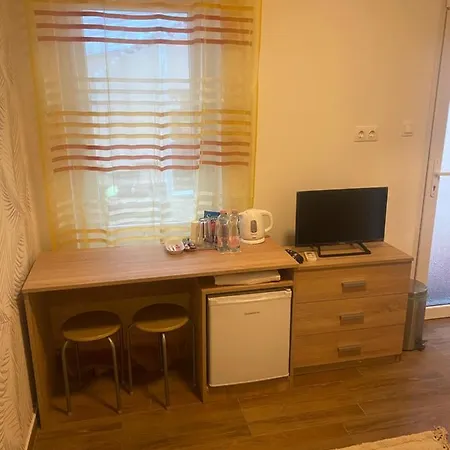 Beugro Lak Капсульный отель Эстергом