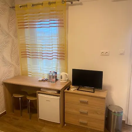 Beugro Lak Kapselhotel Esztergom